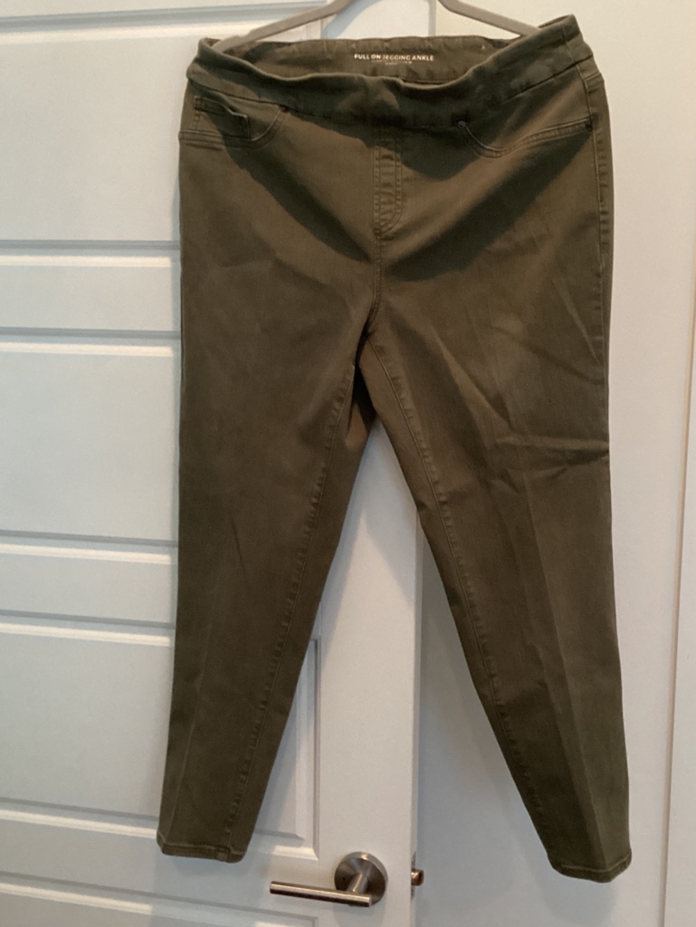Chico's Olive Pull-On Jegging Ankle Pants